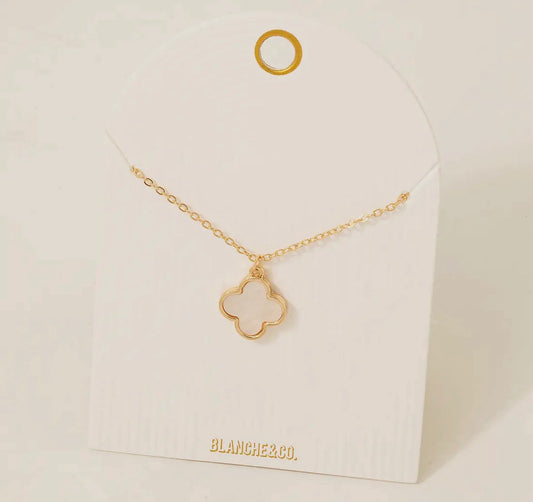 Pearl Clover Pendant Gold