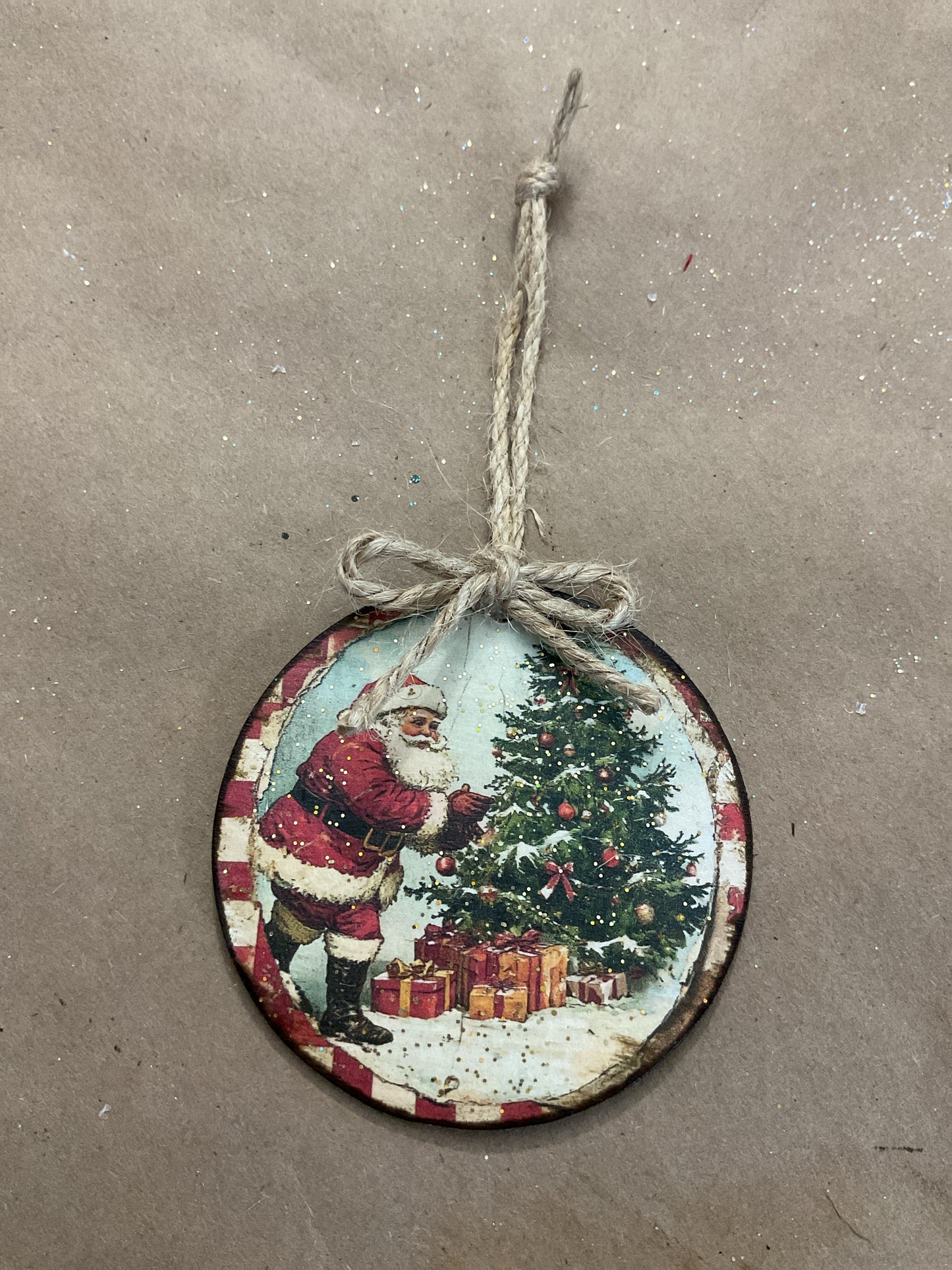 Santa & Presents Checked Border 3 inch