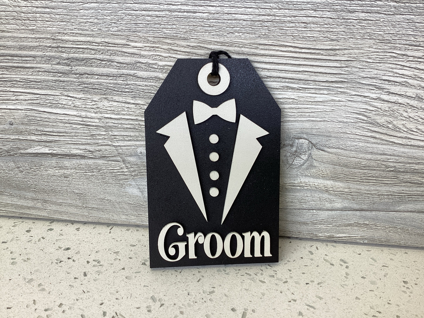 Tag Groom